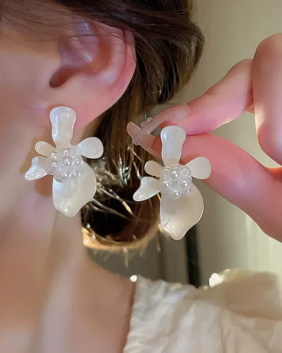 Acrylic & Imitation Pearl Flower Shape Earrings Accessories