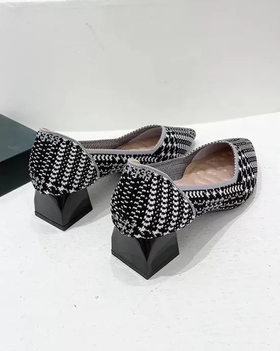 Contrast Color Houndstooth Pointed-Toe V-Cut Pumps