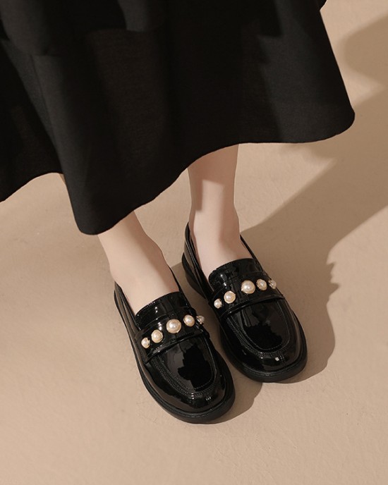 Round-Toe Split-Joint Loafers