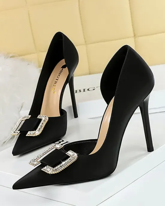 Pointed-Toe Shallow Cut Scarpin Salto Pumps