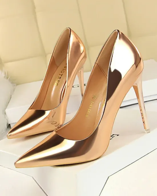 Pointed-Toe Shallow Cut Solid Color Scarpin Salto Pumps