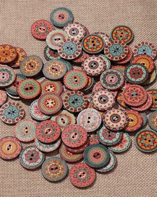 About 100Pcs Multi-Color Round Buttons