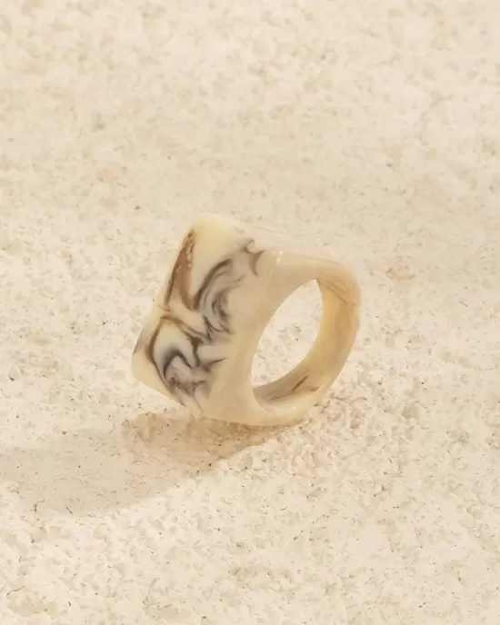 Original Stylish Resin 8 Colors Geometric Ring Original Stylish Resin 8 Colors Geometric Ring
