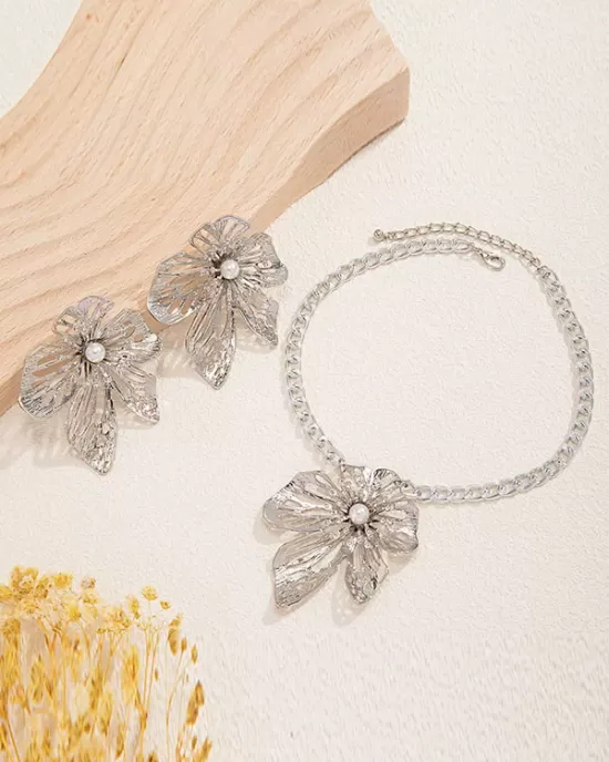 Chains Flower Shape Hollow Pleated Three Pieces Dainty Necklace + Earrings Accessories