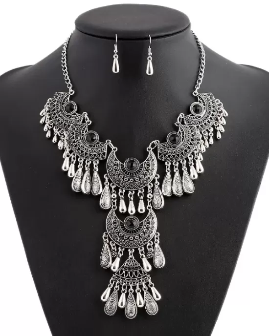 Retro Hollow Necklace Earrings Set