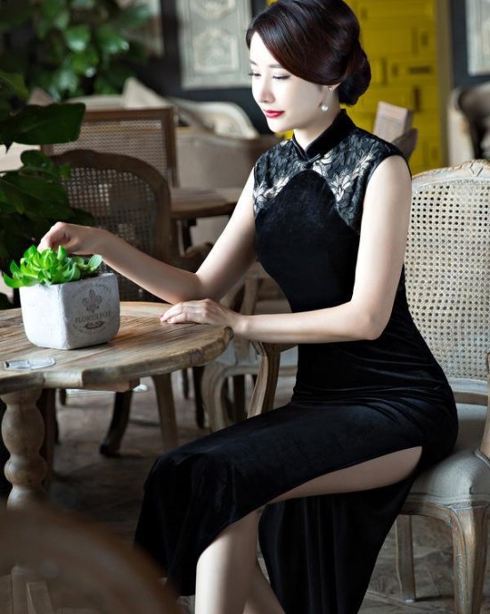 Black Velvet Lace Long Cheongsam Dress