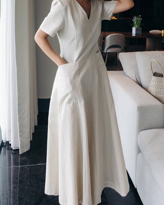 Simple Casual Solid Color Pleated Midi Dress