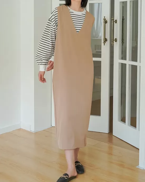 Casual A-Line Sleeveless Solid Color V-Neck Midi Dresses