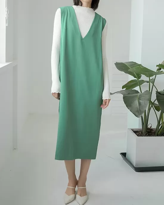 Casual A-Line Sleeveless Solid Color V-Neck Midi Dresses