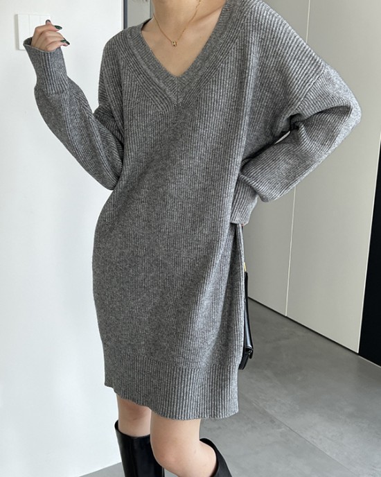 Simple Loose Long Sleeves Solid Color V-Neck Sweater Dresses