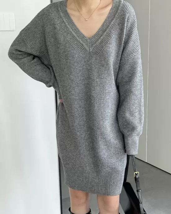 Simple Loose Long Sleeves Solid Color V-Neck Sweater Dresses