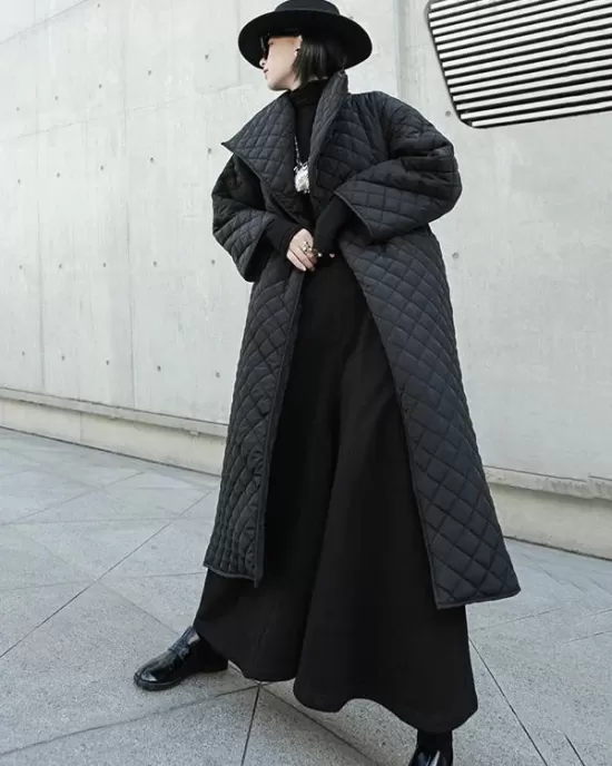 Black Rhombic Split-Side High Collar Long Coat