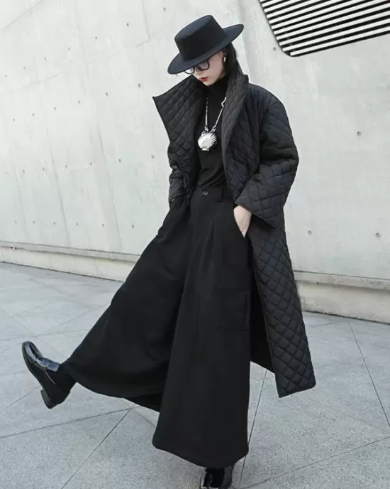 Black Rhombic Split-Side High Collar Long Coat