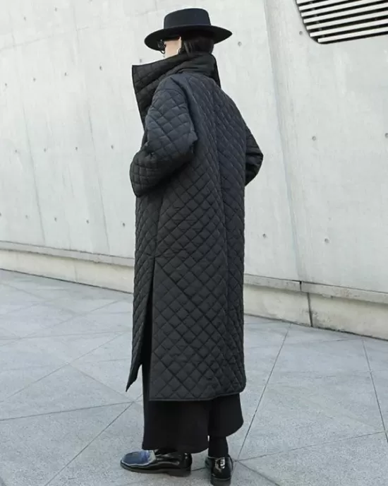 Black Rhombic Split-Side High Collar Long Coat