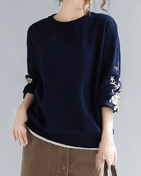 Original Embroidere Round-Neck Knitting Sweater