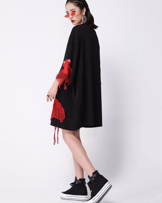 Red Goldfish Embroidered Loose Round Neck T-Shirt Dress