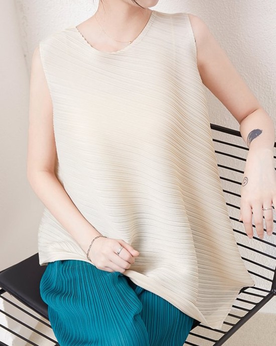 Simple Loose Sleeveless Pleated Asymmetric Solid Color Round-Neck Vest Top